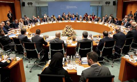 Διάσκεψη Βερολίνου: Οι αποφάσεις και η αντίδραση της Αθήνας – Δεν συναντήθηκαν Σάρατζ – Χαφτάρ
