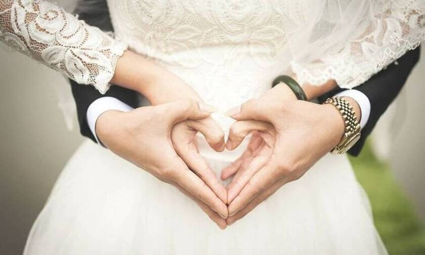 Σάλος σε γάμο: Ξέσπασε σε κλάματα η νύφη - Τι της έκανε ο γαμπρός