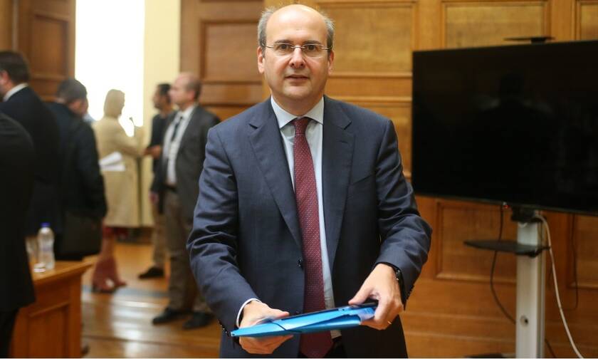 Χατζηδάκης στη Le Figaro: «Θα απελευθερώσουμε τον κλάδο ενέργειας μέσω των ιδιωτικοποιήσεων»