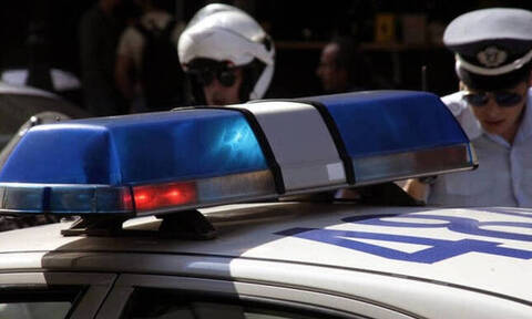 Κυλλήνη: Τους σταμάτησαν για έλεγχο - Έπαθαν ΣΟΚ οι αστυνομικοί με αυτό που βρήκαν στο φίλτρο αέρα