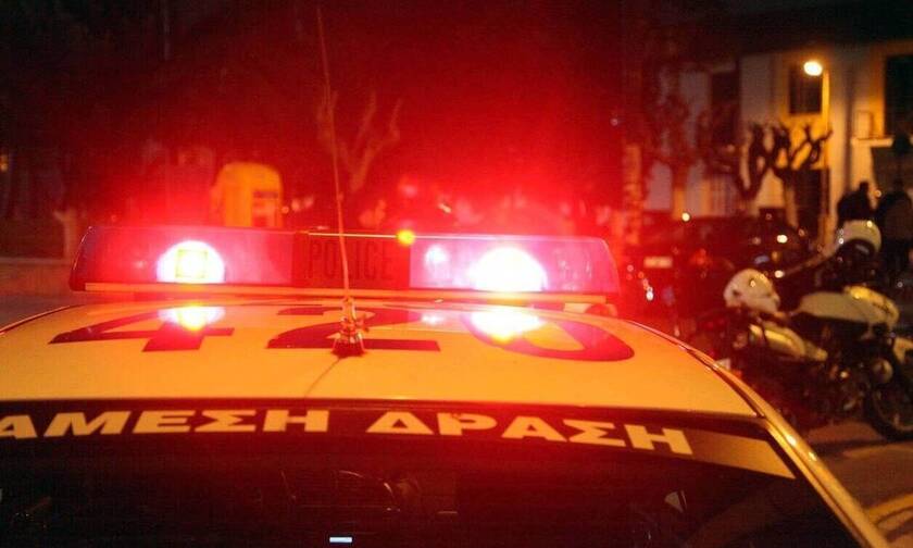 Σοκαριστικό τροχαίο στη Χαλκίδα: Μηχανή «καρφώθηκε» σε αυτοκίνητο - Δύο σοβαρά τραυματίες