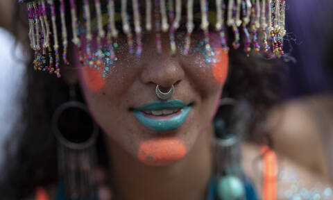 «Έκρηξη» φαντασίας, κεφιού και χρωμάτων στο καρναβάλι του Ρίο (pics)