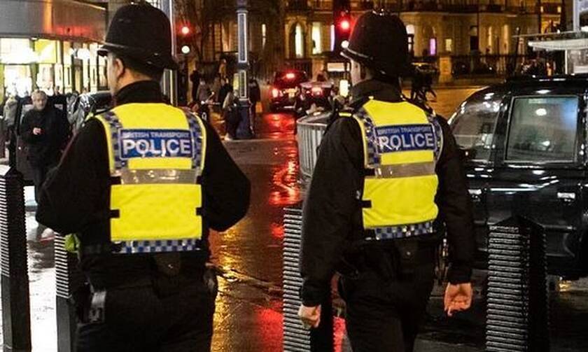 Συναγερμός σε τζαμί στο Λονδίνο: Άνδρας επιτέθηκε με μαχαίρι σε ιμάμη (vid)