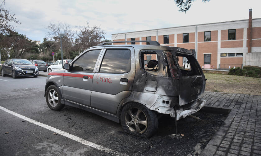 Θεσσαλονίκη: Εμπρηστική επίθεση σε αυτοκίνητα του υπουργείου Πολιτισμού