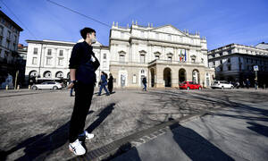 Κοροναϊός - Δήλωση «βόμβα»: «Φταίει η Ιταλία» - Σκηνές πανικού στη χώρα - Άδεια ράφια και δρόμοι