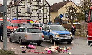 Γερμανία: Αυτοκίνητο παρέσυρε πεζούς - Οι πρώτες εικόνες από το σημείο που έγινε το ατύχημα (pics) 