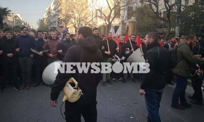 ΤΩΡΑ: Πορεία φοιτητών στο κέντρο της Αθήνας - Διαμαρτυρία για τον ειδικό φρουρό στην ΑΣΟΕΕ