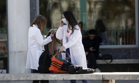 Κοροναϊός: Δεύτερο κρούσμα στην Ελλάδα - Θετικό στον ιό και το παιδί της 38χρονης