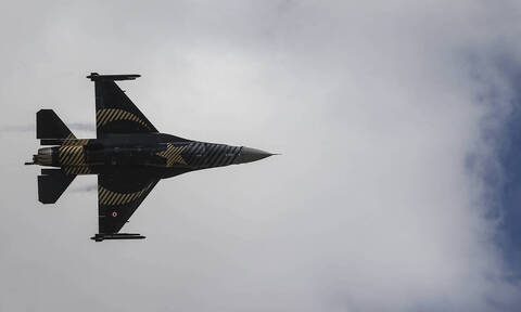 Συνεχίζονται οι προκλήσεις στο Αιγαίο: Πτήση τουρκικών F-16  πάνω από τη Ρω	