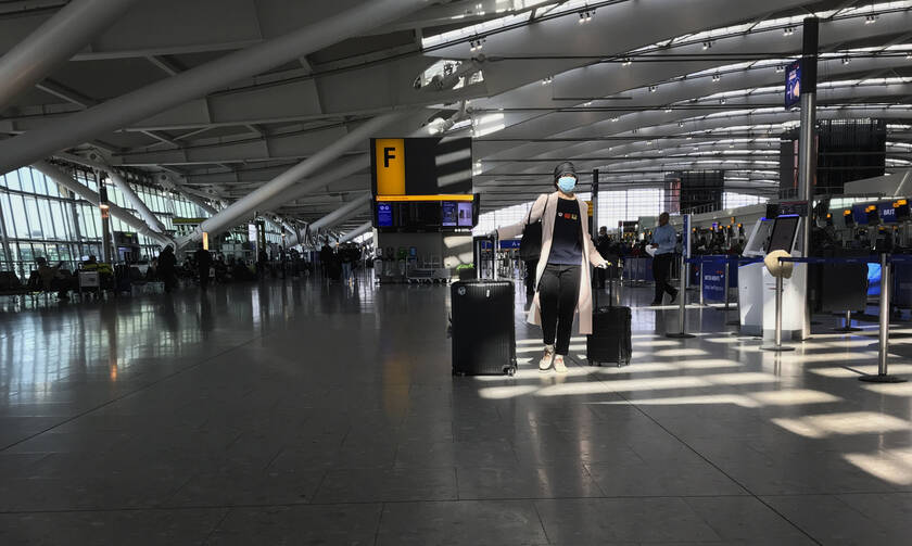 Κορονοϊός - Βρετανία: 200 Έλληνες εγκλωβισμένοι στο αεροδρόμιο Stansted (vids)