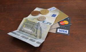 Κορονοϊός στην Ελλάδα: Τι πρέπει να προσέξετε με τα μετρητά και τις κάρτες - Χρήσιμες οδηγίες