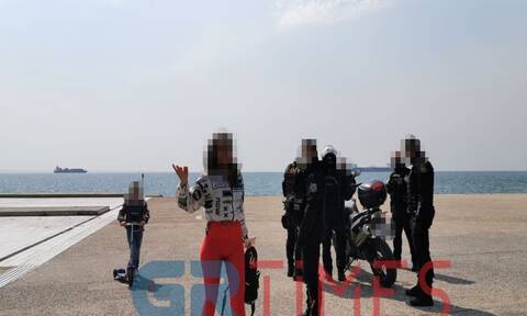 Κορονοϊός – Θεσσαλονίκη: Γυναίκα τα «έβαλε» με αστυνομικούς στην παραλία - «Κότες» όσοι μένουν σπίτι