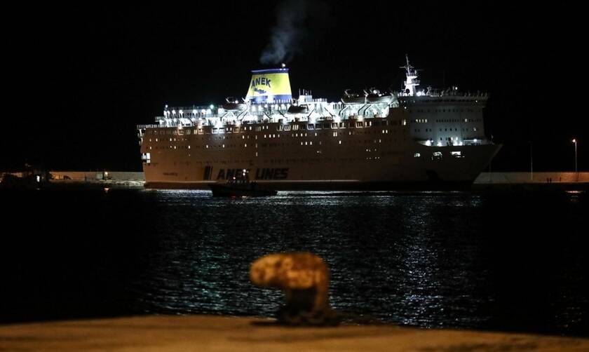Ελλιμενίστηκε στον Πειραιά το πλοίο «Ελευθέριος Βενιζέλος»:Επιβαίνουν 119 άτομα θετικά στον κορονοϊό
