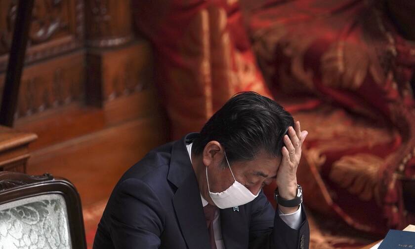 Κορονοϊός στην Ιαπωνία: Έτοιμος ο Σίνζο Άμπε να κηρύξει τη χώρα σε κατάσταση εκτάκτου ανάγκης