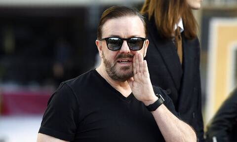 Κορονοϊός: Τα «χώνει» στους stars που παραπονιούνται μέσα από τις επαύλεις τους ο Ricky Gervais 
