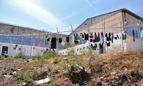 Κάτοικοι στη Χίο διεκδικούν αποζημίωση 422.000 ευρώ για ζημιές που προκάλεσαν οι μετανάστες