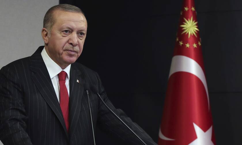 Σε αδιέξοδο ο «σουλτάνος»: Καταρρέει η τουρκική λίρα – Capital controls «βλέπουν» οι αναλυτές