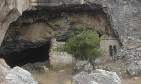 Η σπηλιά του Νταβέλη: Το πιο μυστηριώδες μέρος της Ελλάδας - Δείτε τι κατέγραψε drone