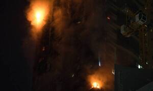 Πύρινη κόλαση σε ουρανοξύστη - Εικόνες που «κόβουν» την ανάσα
