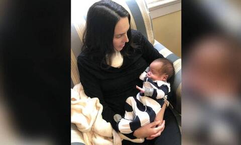 ΗΠΑ: Γέννησε ενώ ήταν σε κώμα λόγω κορονοϊού - Είδε το μωρό της πέντε εβδομάδες μετά 
