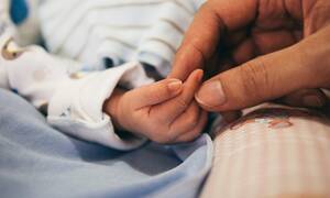 Κορονοϊός: Αγωνία για το 8 μηνών βρέφος που νοσηλεύεται στη ΜΕΘ του νοσοκομείου Παίδων