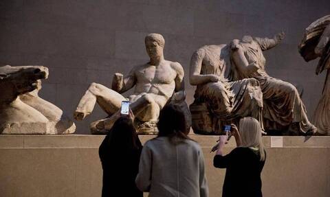 Μενδώνη προς βρετανικό μουσείο: «Επιστρέψτε τα γλυπτά του Παρθενώνα, είναι προϊόν κλοπής»