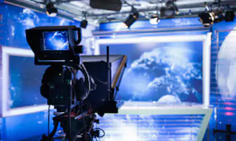 Χαμός σε δελτίο ειδήσεων – «Πάγωσαν» δημοσιογράφοι και τηλεθεατές