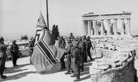 Σαν σήμερα το 1941 Γλέζος και Σάντας κατεβάζουν την γερμανική σημαία από την Ακρόπολη 