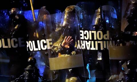 Δολοφονία Τζορτ Φλόιντ: Σφοδρές συγκρούσεις μεταξύ αστυνομίας και διαδηλωτών στη Μινεάπολη