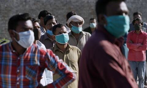 Κορονοϊός στο Πακιστάν: Ο πρωθυπουργός καλεί τους πολίτες «να ζήσουν με τον ιό»