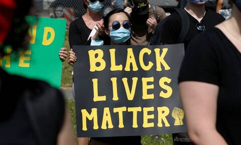 «Black Lives Matter» διακηρύσσει το Ευρωπαϊκό Κοινοβούλιο με ψήφισμά του
