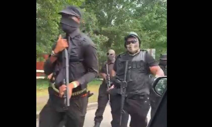 ΗΠΑ: Οπλισμένοι μαύροι διαδήλωσαν σε πάρκο της Τζόρτζια (vid)