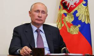 Путин согласился перенести шествие "Бессмертного полка" на 2021 год 
