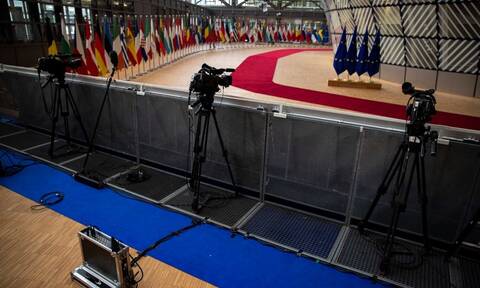 ΕΕ: Με βέτο απειλούν Βέμπερ και Σασόλι σε περίπτωση μη συμφωνίας στις Βρυξέλλες