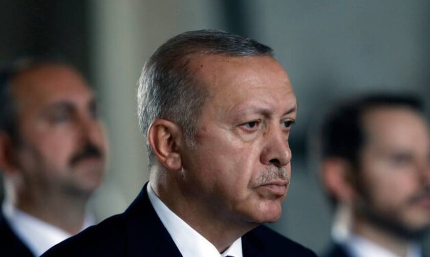 Έρχεται το τέλος του Ερντογάν: «Καταρρέει» η τουρκική λίρα - Συγκάλεσε έκτακτη σύσκεψη