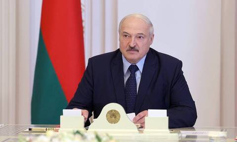 Лукашенко наградил большую группу силовиков медалями "За безупречную службу" 