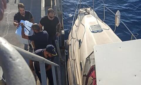 Κρητικοί κέρασαν σουβλάκια το πλήρωμα του Πολεμικού μας Ναυτικού - Φωτογραφίες 