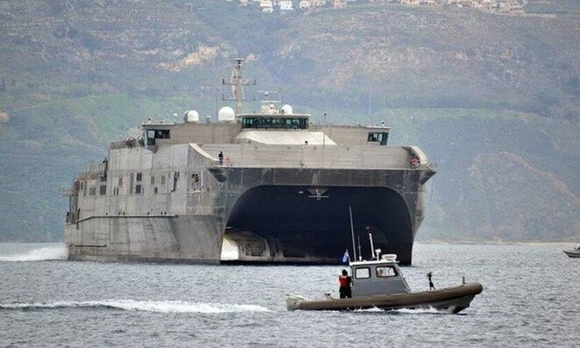 Κρήτη: Στην Σούδα και εντυπωσιακό high speed καταμαράν του ναυτικού των ΗΠΑ (pics - vid)