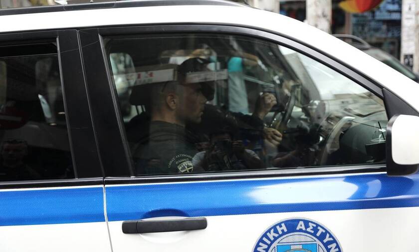 Αθήνα: Aστυνομικοί της ομάδας ΔΙΑΣ βρήκαν τον διαρρήκτη στην ντουλάπα σπιτιού στον Άγιο Δημήτριο