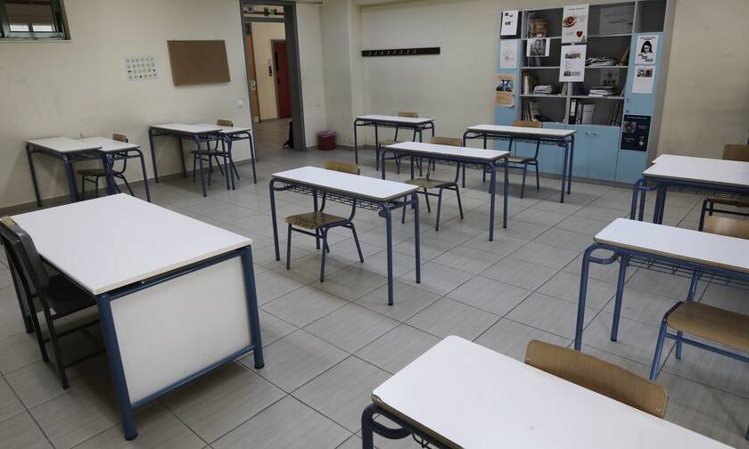 Κορονοϊός - Δημόπουλος: Ερωτήματα για το άνοιγμα των σχολείων 