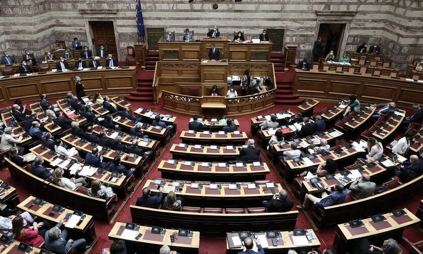 Κορονοϊός: Επανέρχονται τα αυξημένα μέτρα προστασίας στη Βουλή 