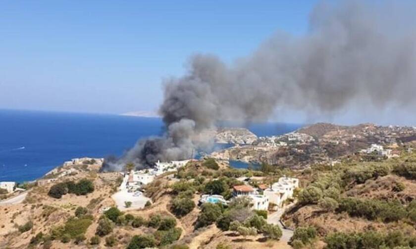 Φωτιά ΤΩΡΑ στην Αγία Πελαγία Ηρακλείου: Κοντά σε σπίτια και ξενοδοχεία οι φλόγες