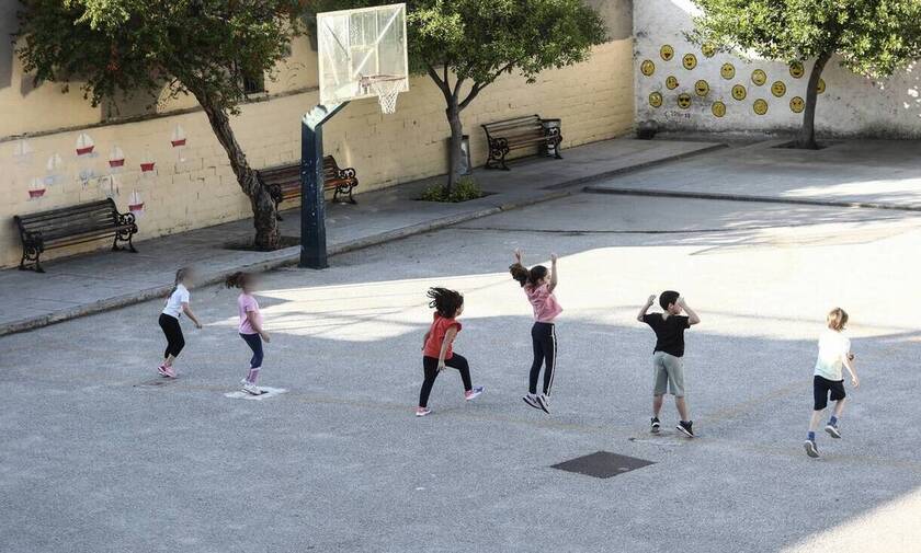 Κορονοϊός - Σχολεία: Τέλος οι σχολικές εκδρομές