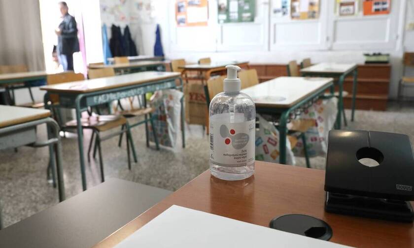 Κορονοϊός – Σχολεία: Τι θα ισχύσει με τις απουσίες
