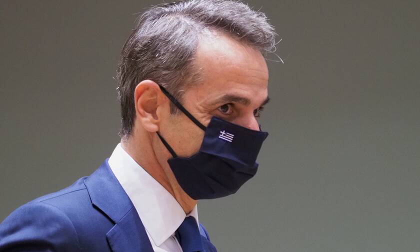 PM Mitsotakis: Society an ally in the use of face masks