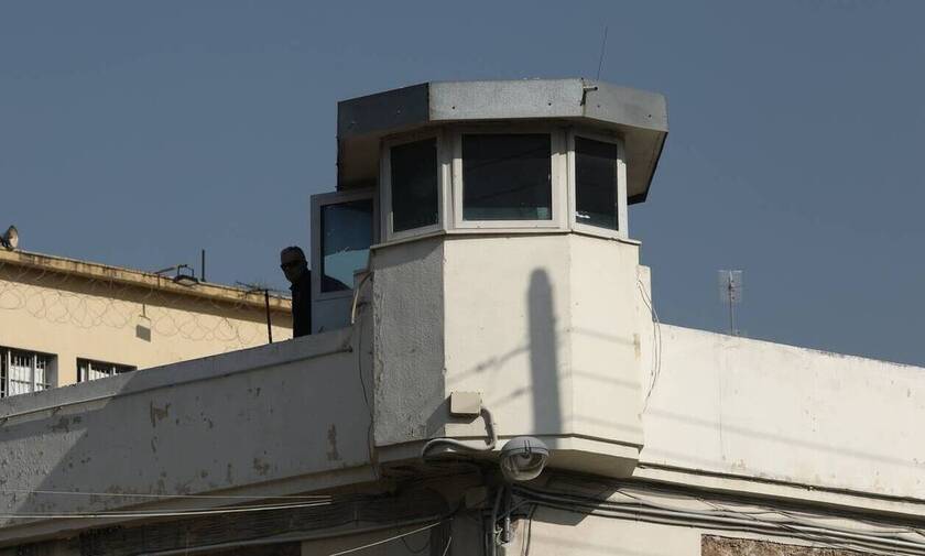 Φυλακές Κορυδαλλού - Νέα έρευνα: Mαχαίρια, subwoofer ακόμη και... μυστρί εντόπισαν οι σωφρονιστικοί