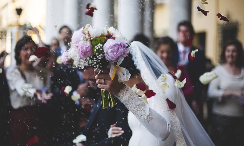 Κορονοϊός - Αναστάτωση σε γάμο στη Χαλκιδική: Θετική στον ιό ασυμπτωματική καλεσμένη