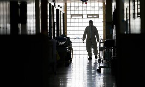 Κορονοϊός: Εντοπίστηκαν μεταλλάξεις που αυξάνουν την πιθανότητα νοσηλείας σε ΜΕΘ