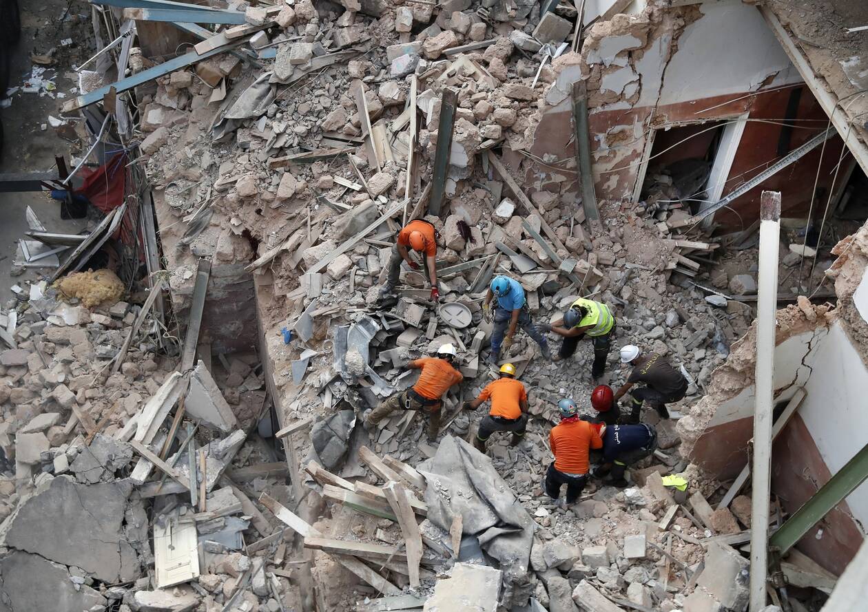 Βηρυτός: «Σβήνουν» οι ελπίδες για επιζώντες στα συντρίμμια της φονικής έκρηξης