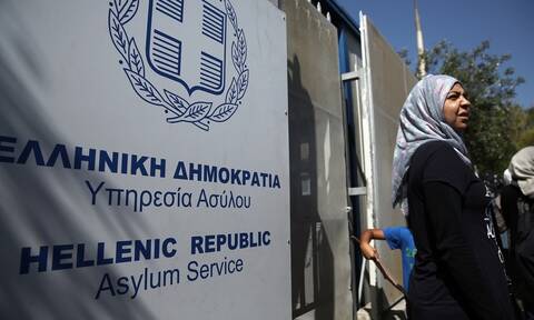 Κορονοϊός: Δεύτερο κρούσμα σε διερμηνέα - Κλείνουν τα γραφεία ασύλου σε Πειραιά και Άλιμο